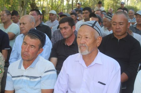 Zafarobod tumani Uzun mahallasida sayyor qabul o'tkazildi